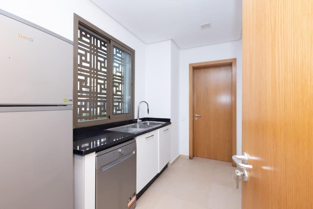 Apartment Spacious Waterfront 3br Flat In Marina Sale