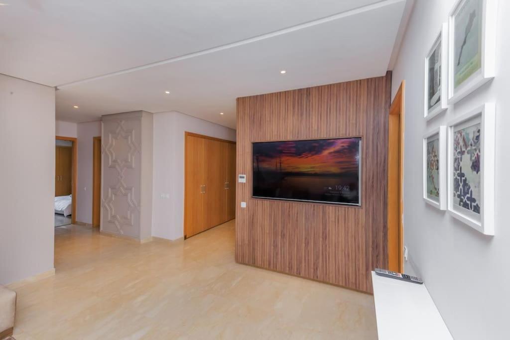 Apartment Spacious Waterfront 3br Flat In Marina Sale *